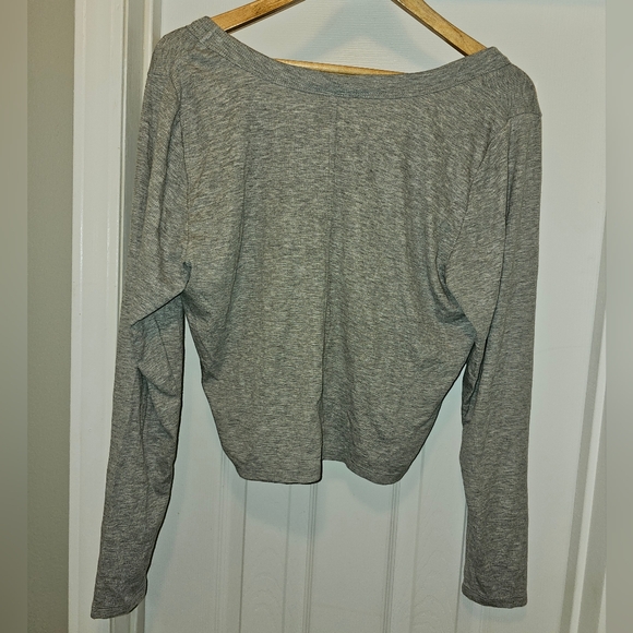 NEW Universal thread gray long sleeve ribbed shirt XXL 2XL cropped - Picture 8 of 8